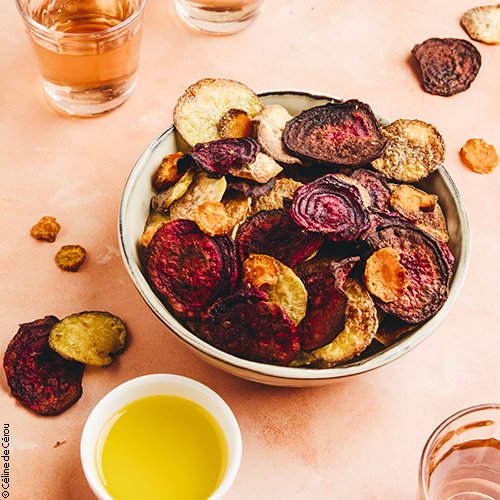 Chips de légumes maison au four à l'huile d'olive