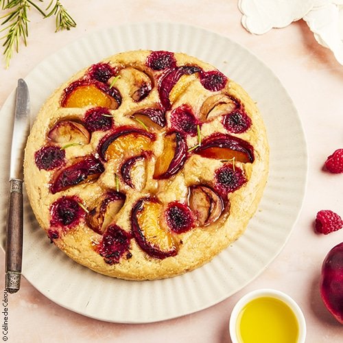 Focaccia sucrée aux pêches et framboises