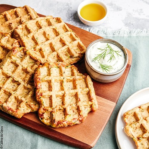 Gaufres de courgette, sauce au yaourt