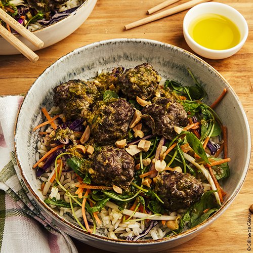 Salade aux boulettes de boeuf thaï et huile d'olive