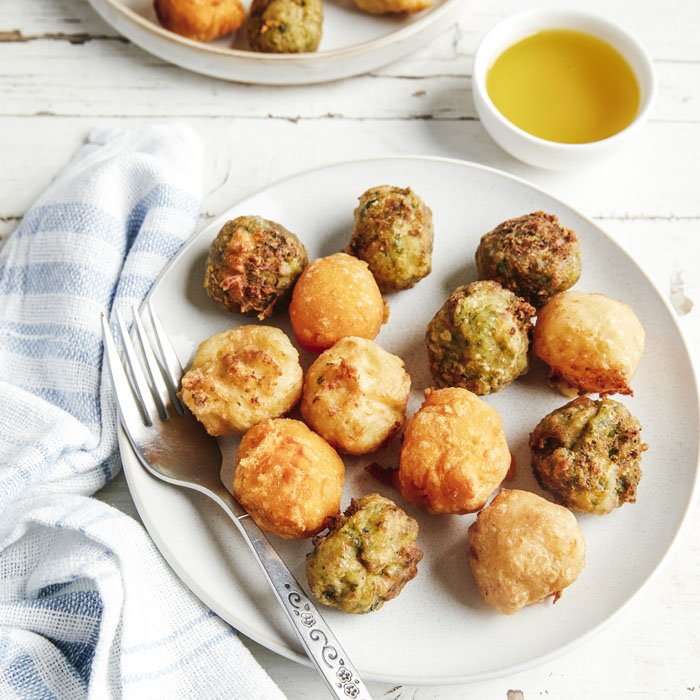 Boulettes de chou-fleur, brocoli, carotte à l'huile d'olive