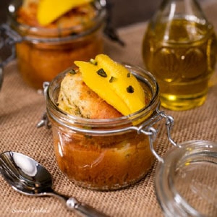 Gâteau mangue, pistache et huile d'olive