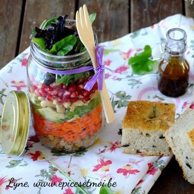 Layer salad et focaccia aux olives