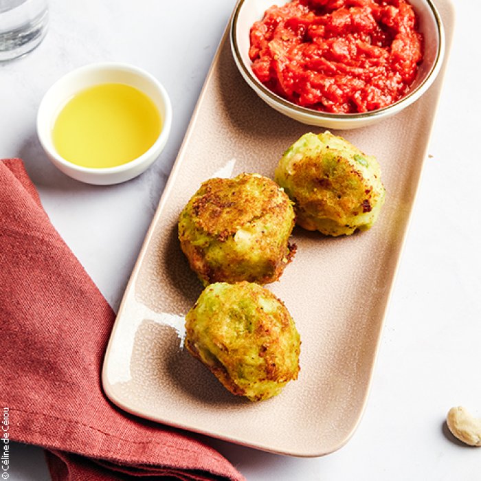 Boulettes végétariennes aux pommes de terre, fèves et noix de cajou