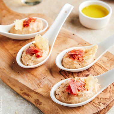 Crème de topinambour à l’huile d’olive et chorizo