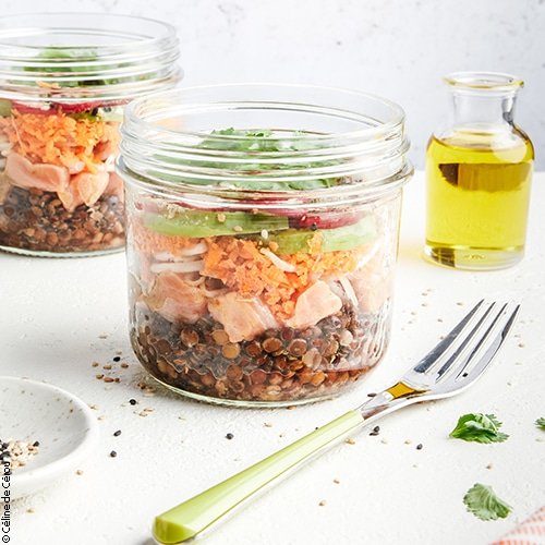 Poke bowl saumon frais avocat lentilles