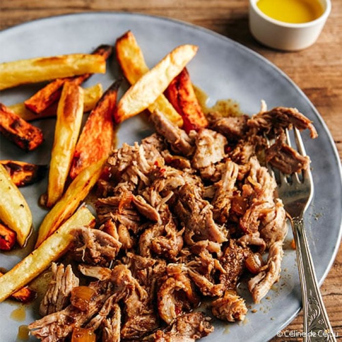 Pulled pork, frites de pomme de terre et patate douce