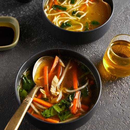 Bouillon de poulet thaï