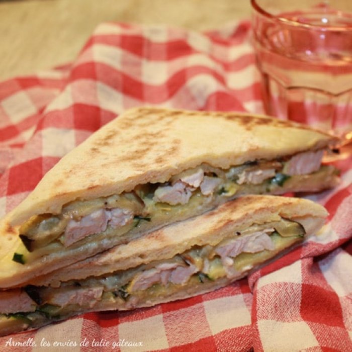 Sandwich poulet et légumes du soleil