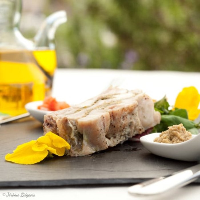Marbré de lapereau à la sauge et à la tapenade