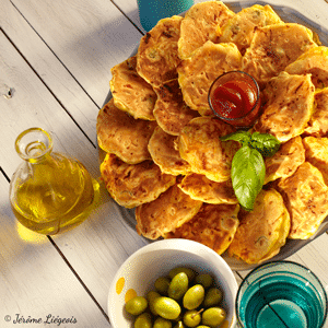 Blinis carotte-orange, olives vertes