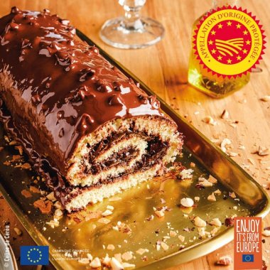 Bûche roulée au chocolat, glaçage rocher