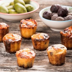 Cannelés au chorizo, comté et olives