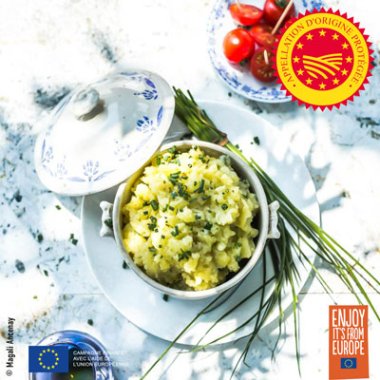 Écrasé de pommes de terre aux herbes, huile d’olive de la Vallée des Baux-de-Provence – olives maturées AOP