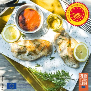 Escalope de poulet marinée au citron, romarin et à l’huile d’olive d’Aix-en-Provence – olives maturées AOP