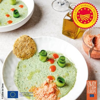 Flan de courgette, tuile parmesan, granité et sauce tomate