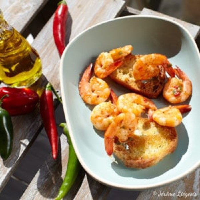 Gambas pil pil et croûtons maison