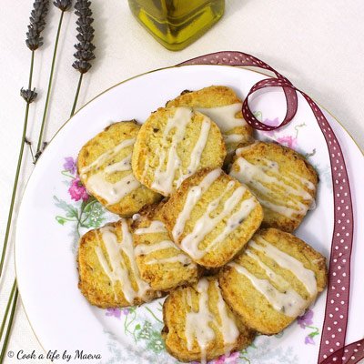 Sablés huile d’olive, citron et lavande, glaçage citron et lavande