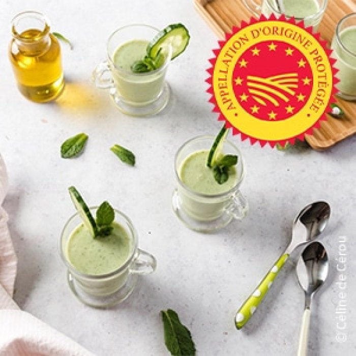 Soupe glacée concombre, menthe, huile d’olive de Nîmes AOP