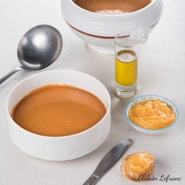 Soupe de poisson, croûtons et rouille