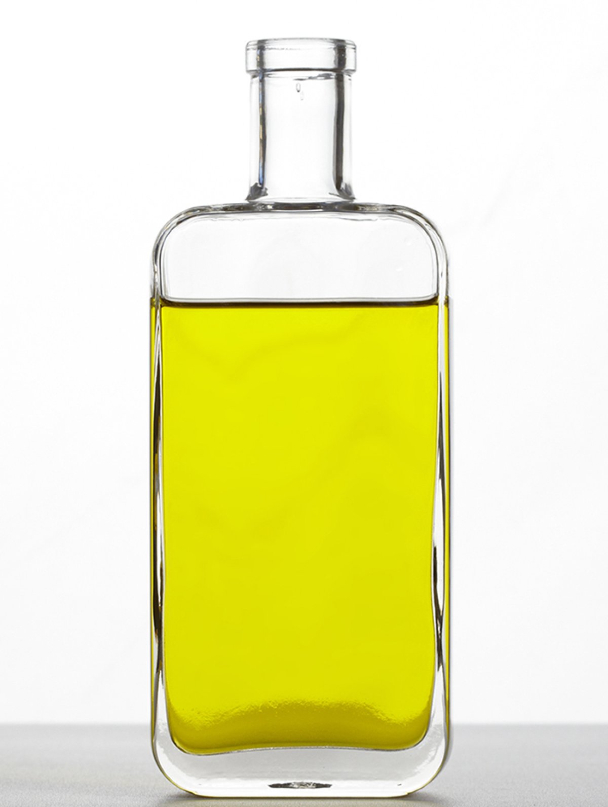 Bouteille d'huile d'olive non bouchée
