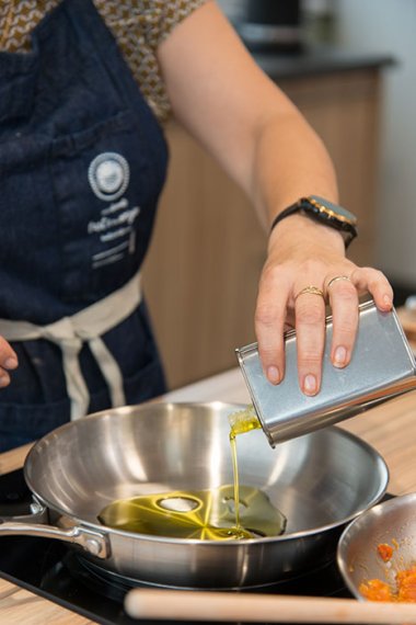 On peut utiliser l'huile d'olive en cuisson